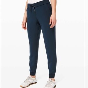 Lululemon On The Fly Jogger